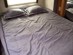F39SP SLIDE OUT QUEEN BED